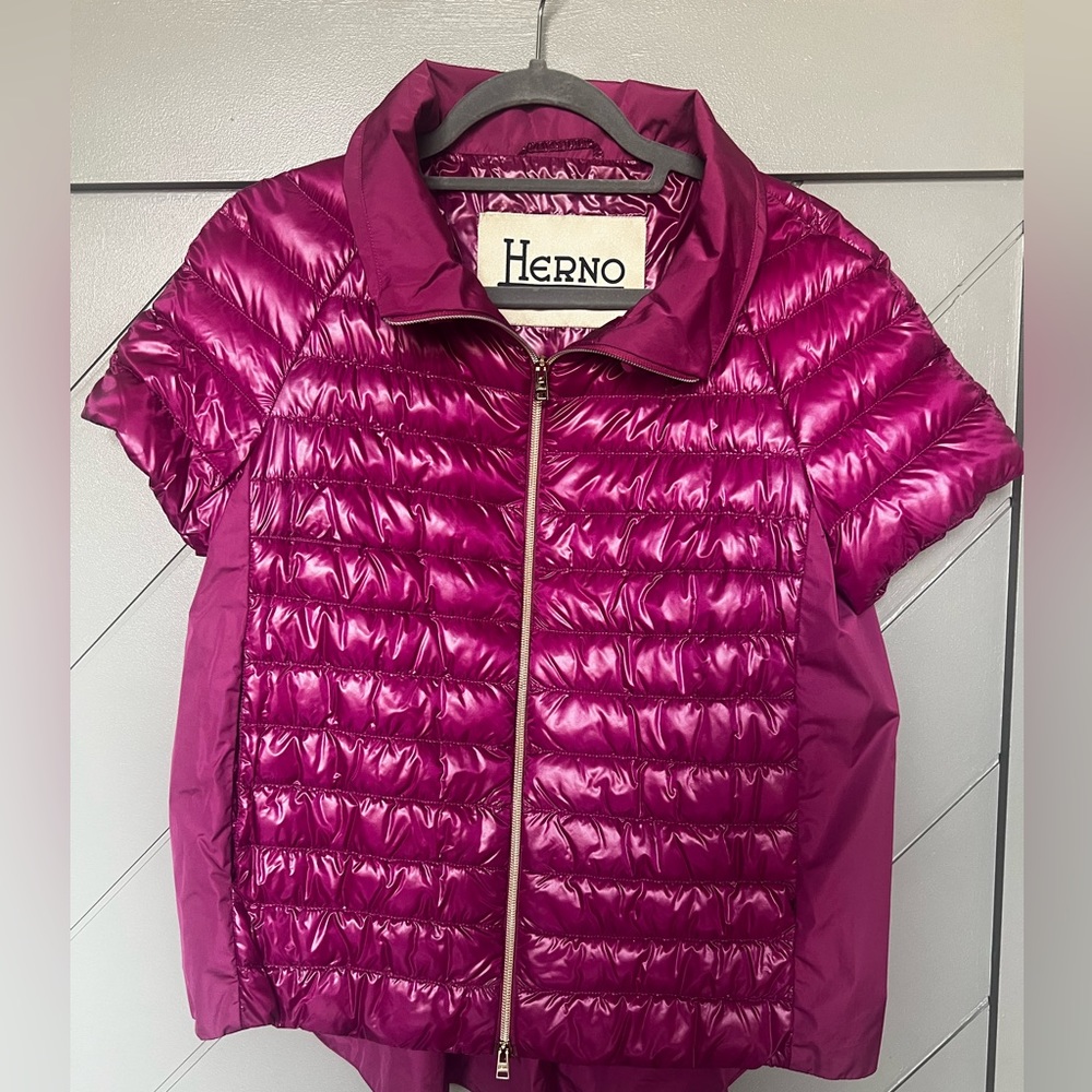 Herno cap sleeve pink puffer Jacket with back shirt detail.